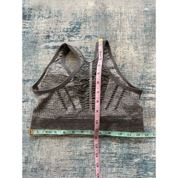 Bebe Heathered Gray Ribbed Knit Athletic Sports Bra w Cut Outs Large - Picture 6 of 6